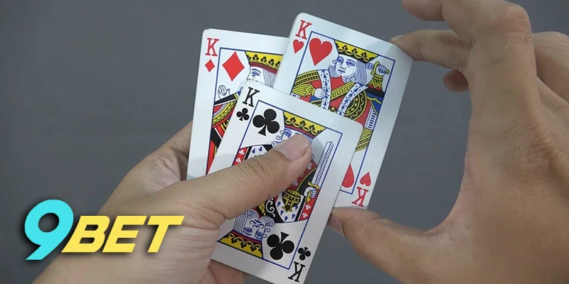 Có những tay chơi lợi dụng việc chia bài để bản thân luôn được điểm cao trong game bài 3 cây