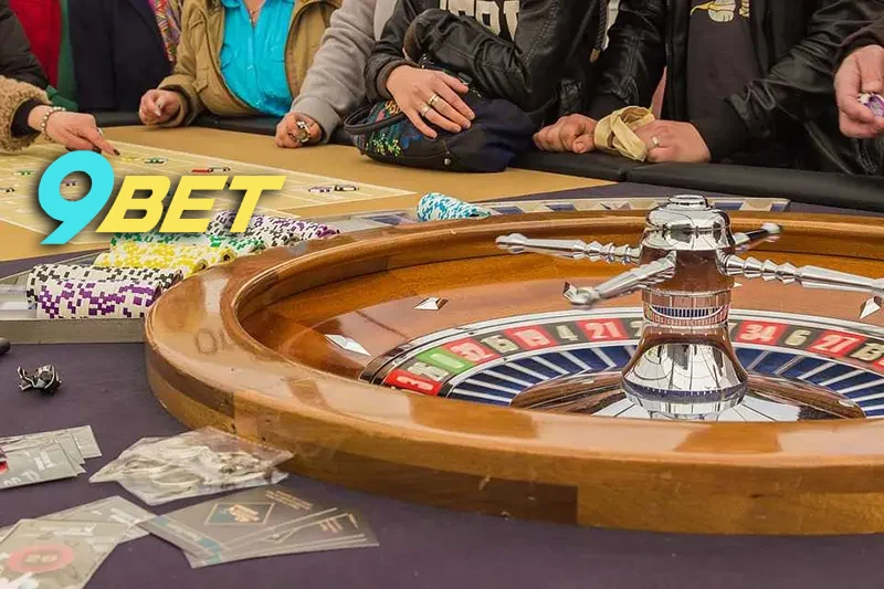 Khu trò chơi đa dạng với Baccarat, Roulette, Blackjack và slot machines